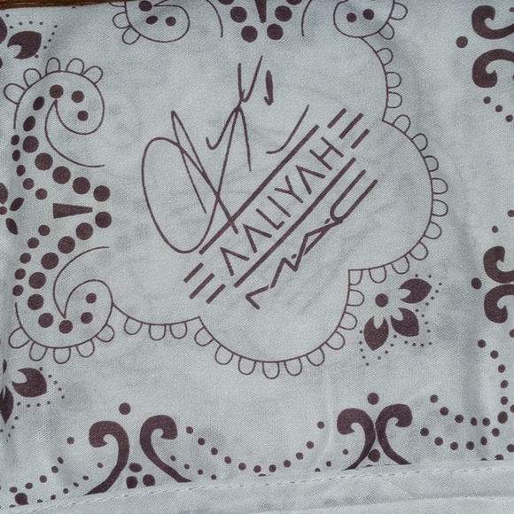 Aaliyah Mac Collection - Picture 3 of 4